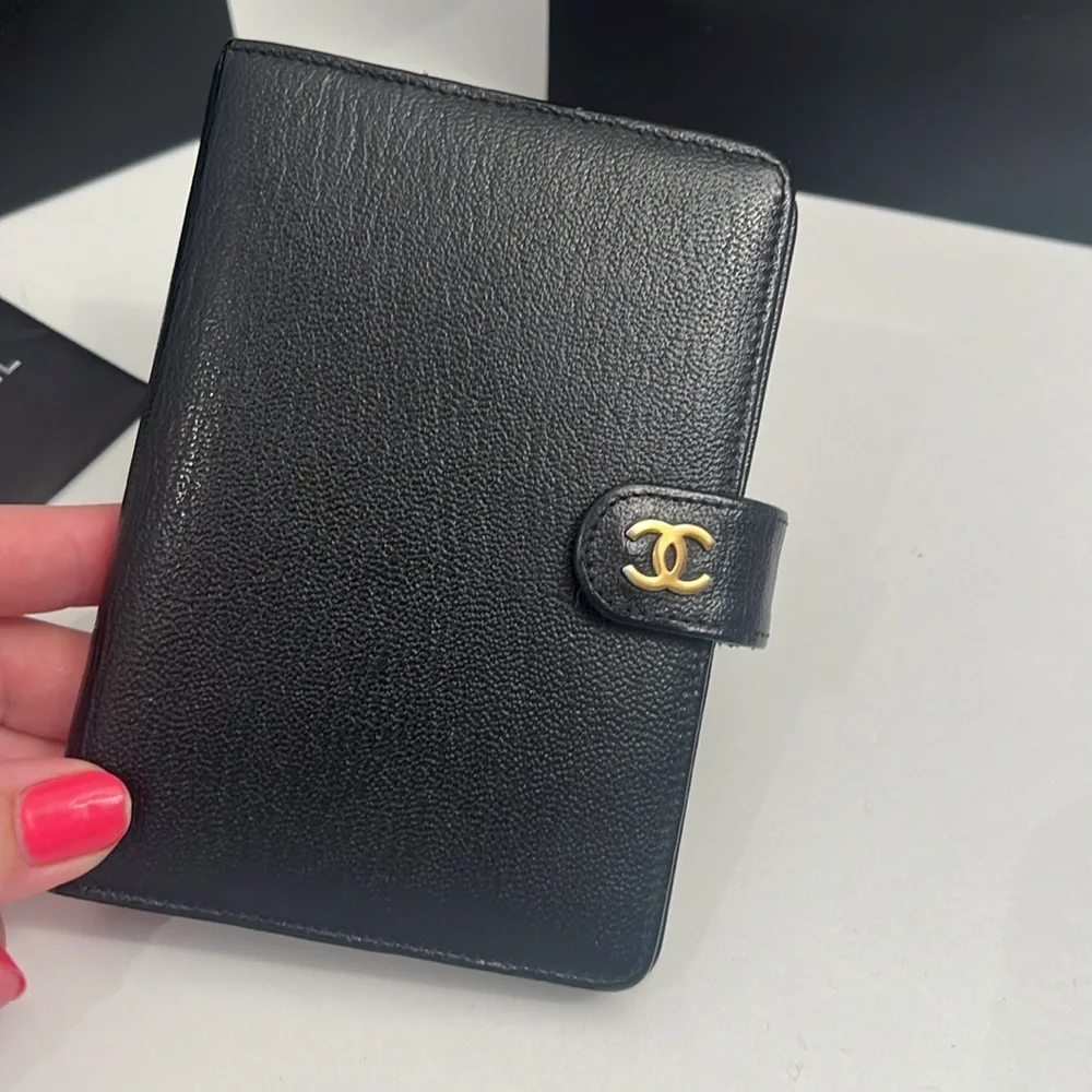 CHANEL AGENDA Black Leather with Binder Rings 4”x5.5”
